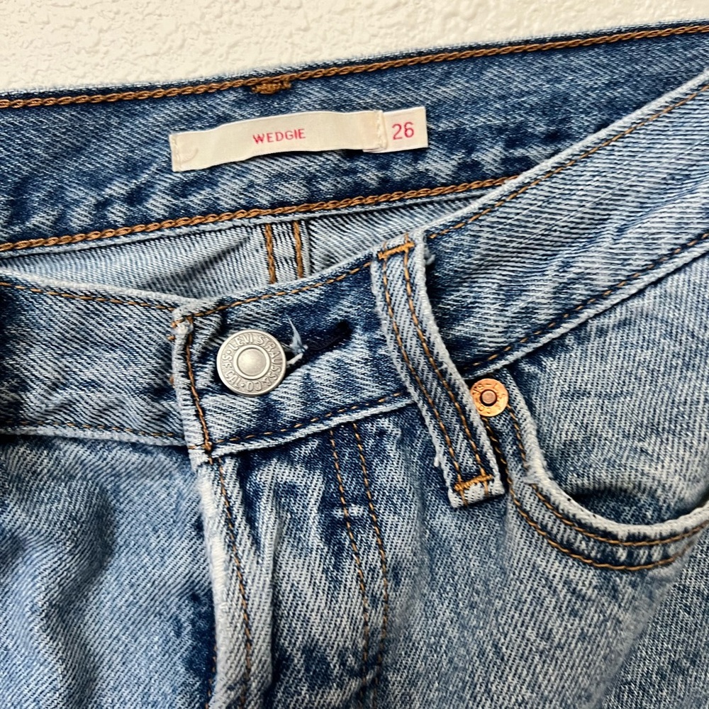 Levi Wedgie jeans